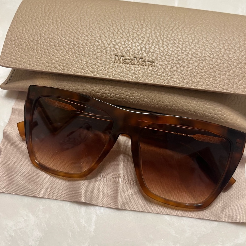 MaxMara never worn authentic oversized sunglasses